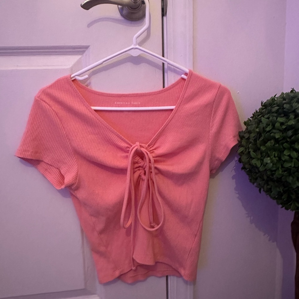 Gorgeous pink American Eagle top 😍🩷